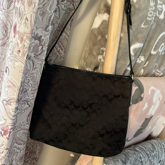 Euc coach crossbody - Picture 3 of 4